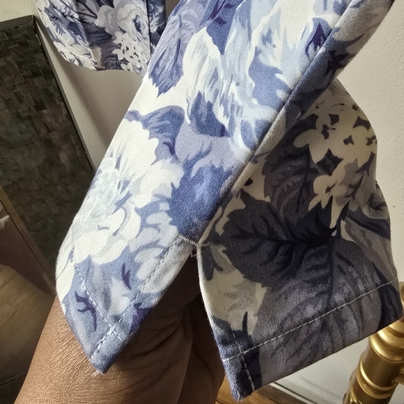 Lauren Ralph Lauren Blue and White Floral Pants - Picture 5 of 11